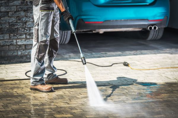 Driveway Pressure Washing in Lenexa