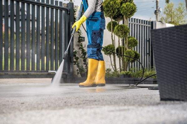 Driveway Power Washing in Lenexa