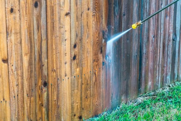 Fence Washing in Lenexa