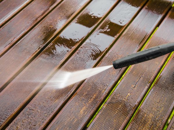 Deck Pressure Washing in Lenexa