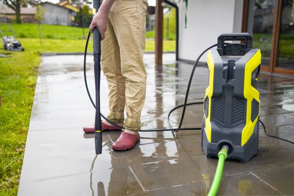 Porch Pressure Washing in Lenexa