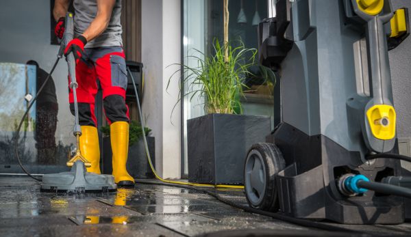Cost of Commercial Pressure Cleaning in Lenexa