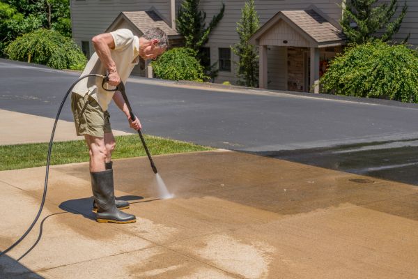 Concrete Pressure Cleaning in Lenexa