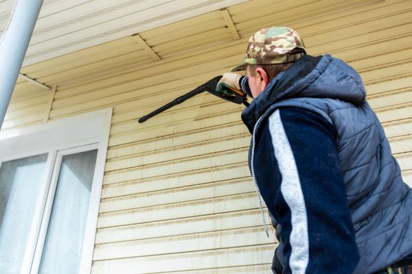 Vinyl Siding Pressure Cleaning in Lenexa