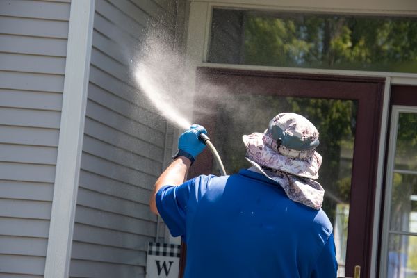 Siding Pressure Washing in Lenexa