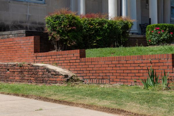 Retaining Wall Cleaning in Lenexa