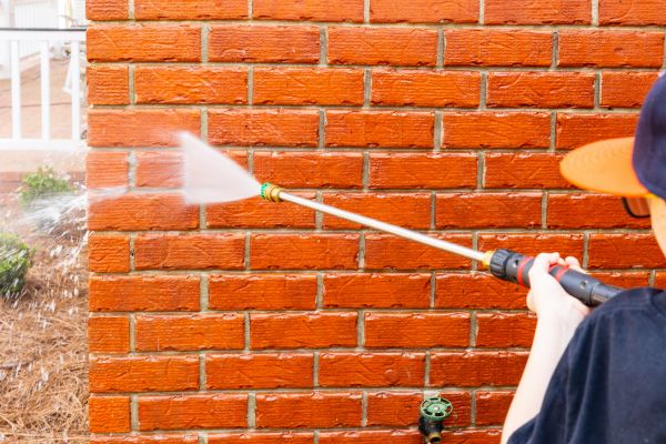 Wall Pressure Washing in Lenexa
